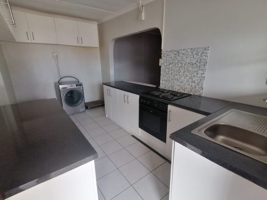 5 Bedroom Property for Sale in Lotus River Western Cape